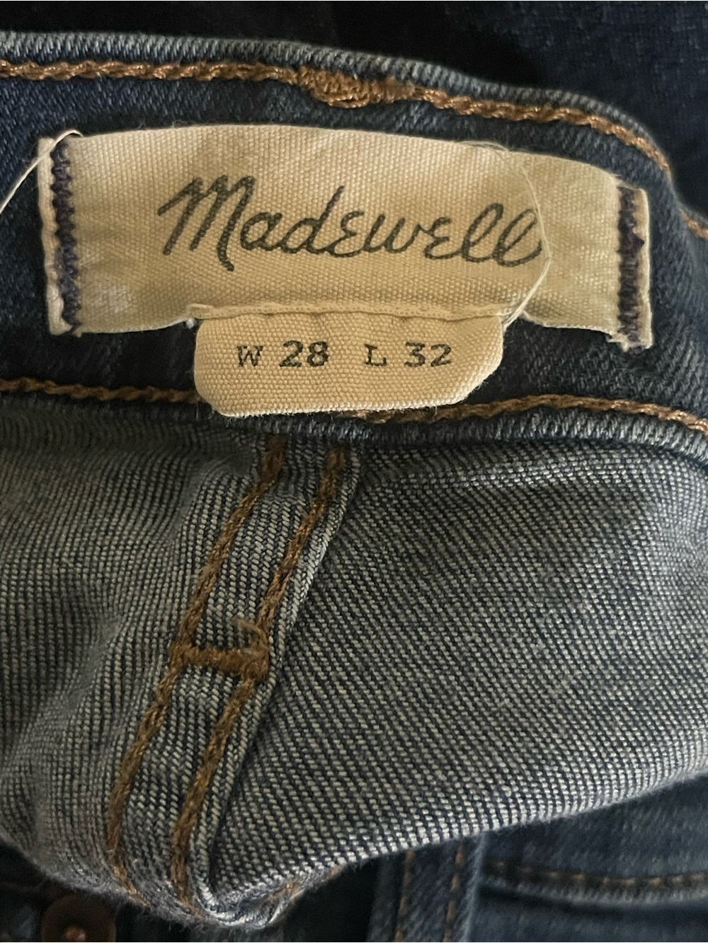 Madewell Straight-Leg Women’s Jeans in Medium Blue Wash - Picture 6 of 6